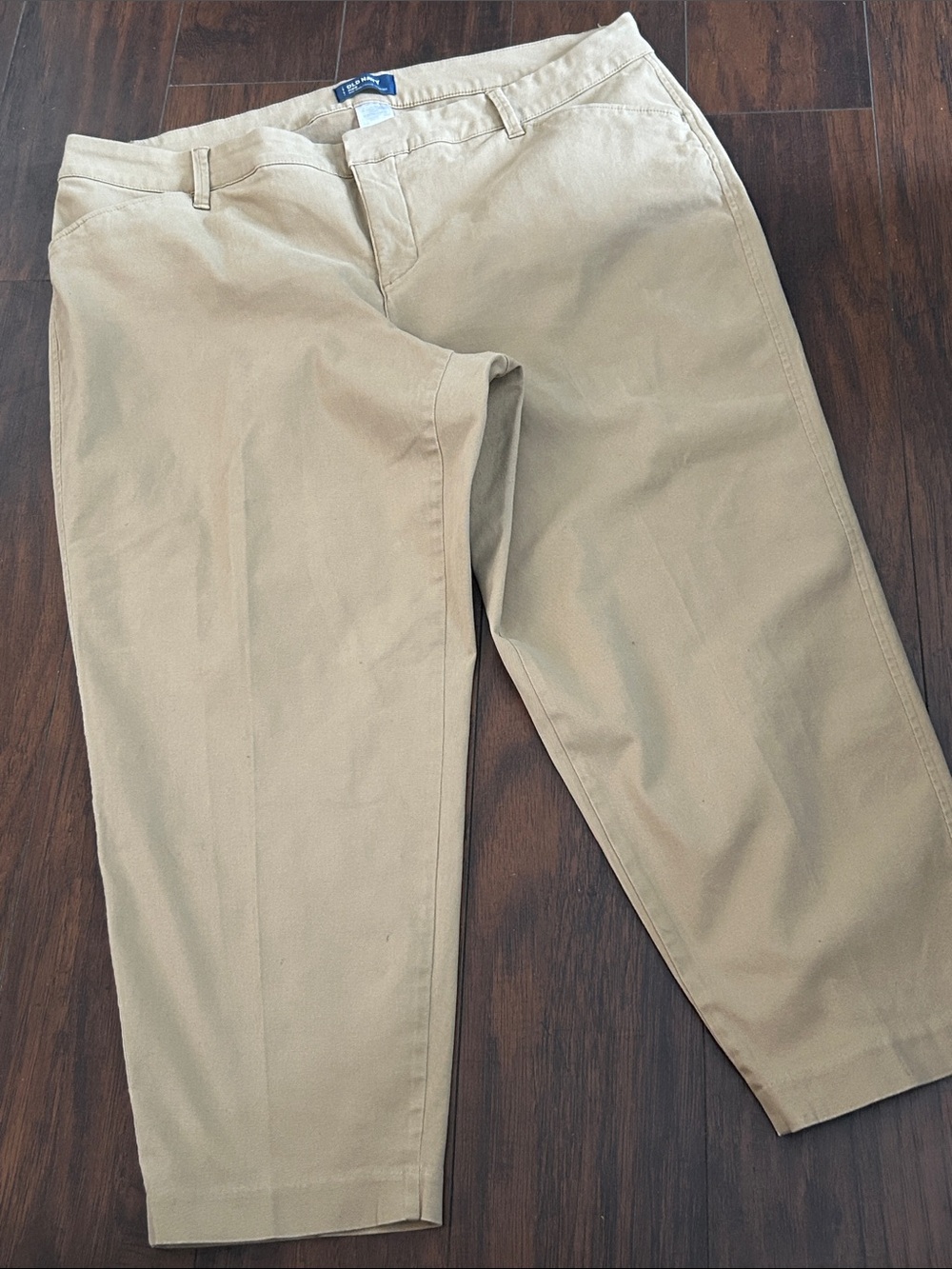 NWOT Womens Old Navy Cropped Pixie Plus Pants